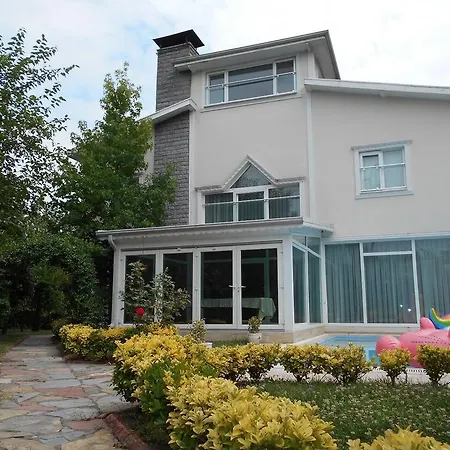 Guzide Villa *